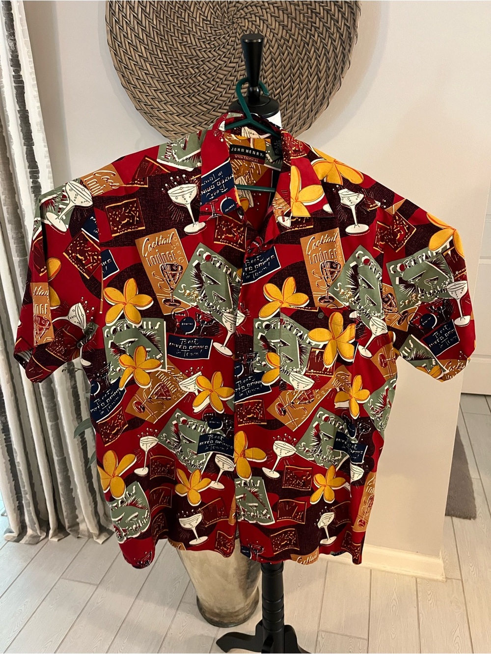 Bold Red Tropical Cocktail Print Short-Sleeve Button-Down Shirt